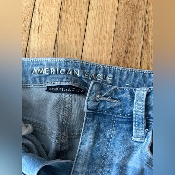 American Eagle Outfitters Light Blue Denim Jeans - Picture 4 of 9